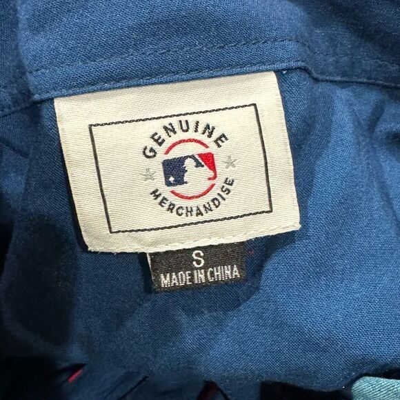 FOCO MLB Navy Cleveland Indians All Over Logos Button-Up Shirt Women’s Medium - Picture 2 of 3